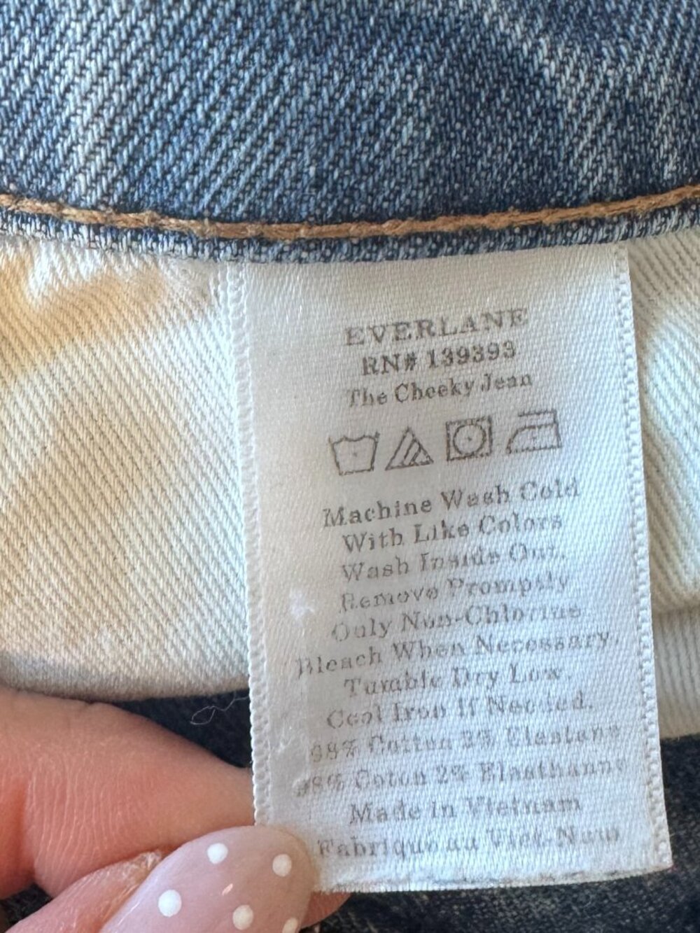 Everlane The Original Cheeky Straight Leg Jean in Light Sky Wash - Picture 5 of 5